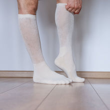 Load image into Gallery viewer, organic cotton compression socks natural material