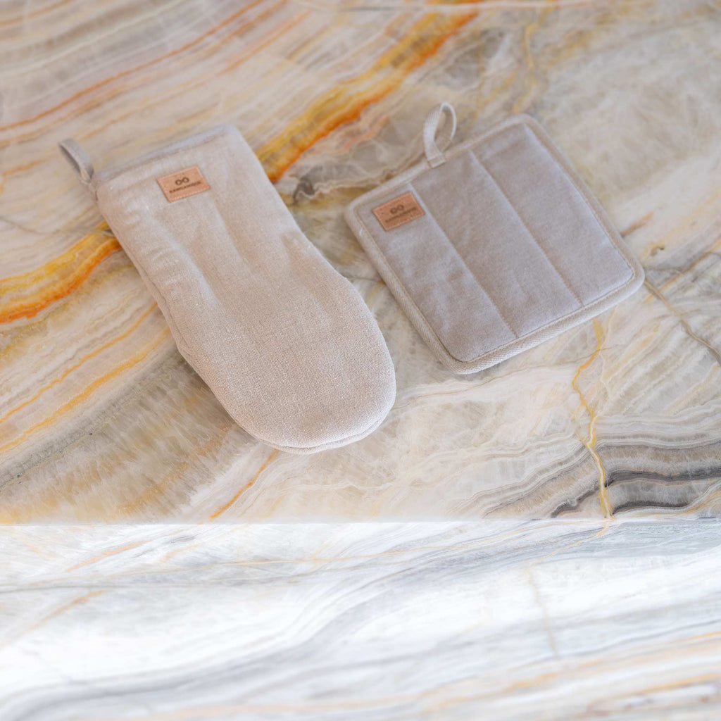 plastic-free organic linen pot holder and oven mitt
