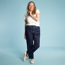 Load image into Gallery viewer, women&#39;s organic cotton stretch jeans