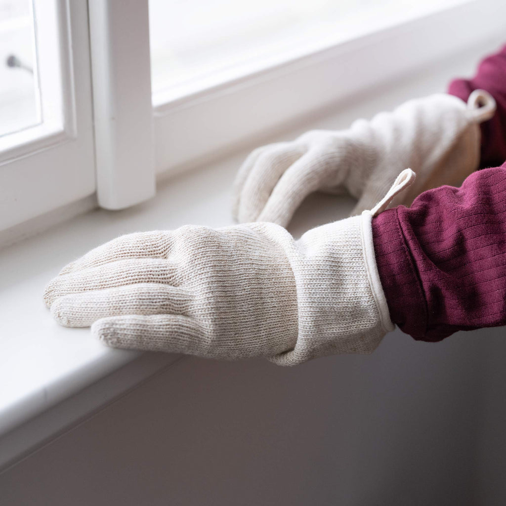 elastic-free linen gloves