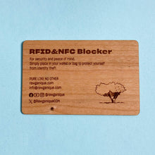 Load image into Gallery viewer, RFID-blocking wooden card