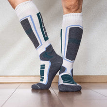 Load image into Gallery viewer, organic merino wool hiking socks