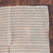 Load image into Gallery viewer, beeswaxed hemp food wrap