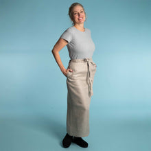 Load image into Gallery viewer, organic linen bistro apron