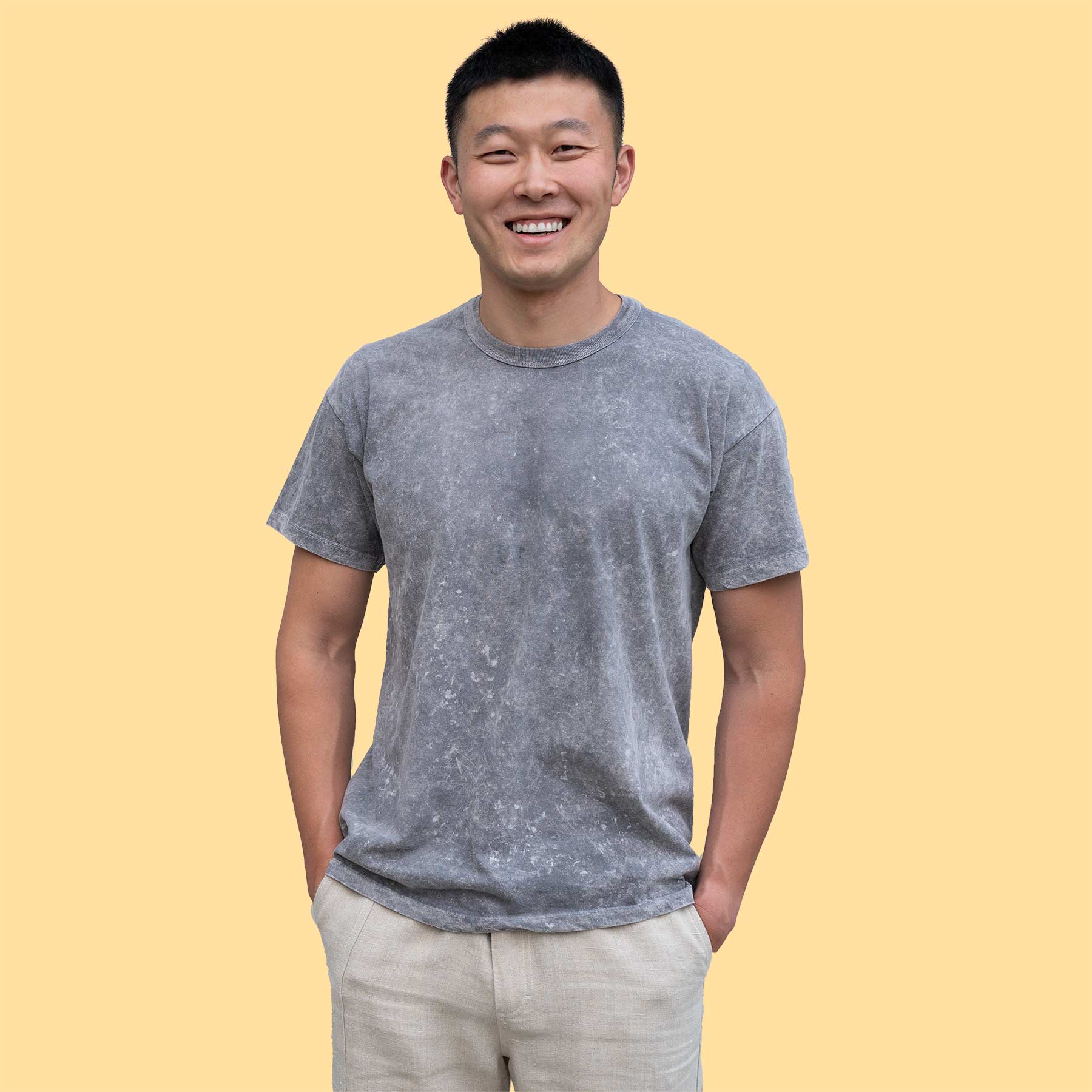 Men's Crew-Neck grey T-shirt made of organic cotton and elastane